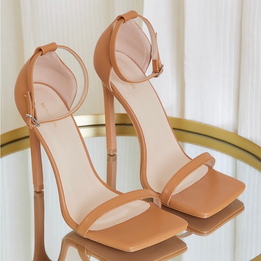 Strappy square open heel